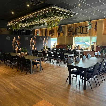 Eetcafe Punt לינה וארוחת בוקר 3*