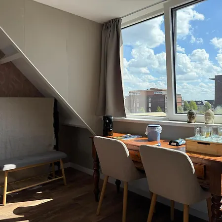 Eetcafe Punt לינה וארוחת בוקר 3*